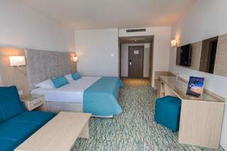 Отель Astoria Mare All Inclusive Золотые Пески Двухместный номер эконом-класса с 2 отдельными кроватями и балконом-1